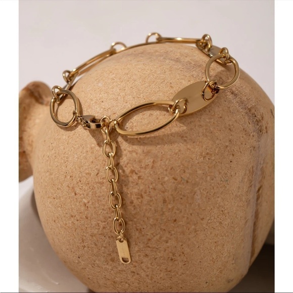 NEW 18k Gold Unique Chain Bracelet - Picture 6 of 8